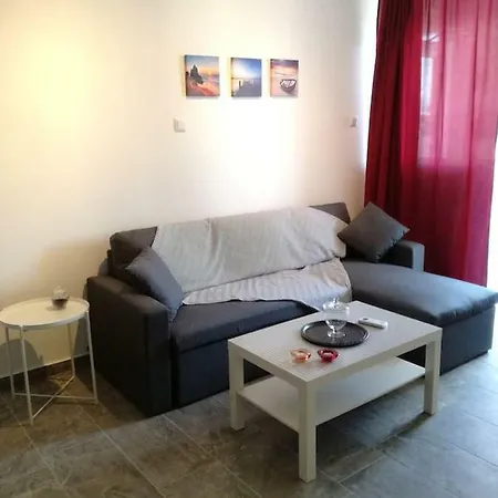 Waterfront Apartment *